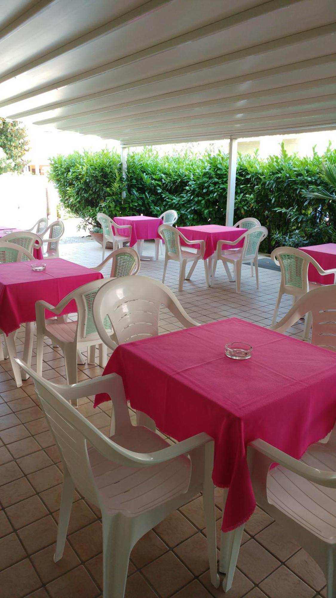 Hotel La Perla Roseto Degli Abruzzi Exterior foto